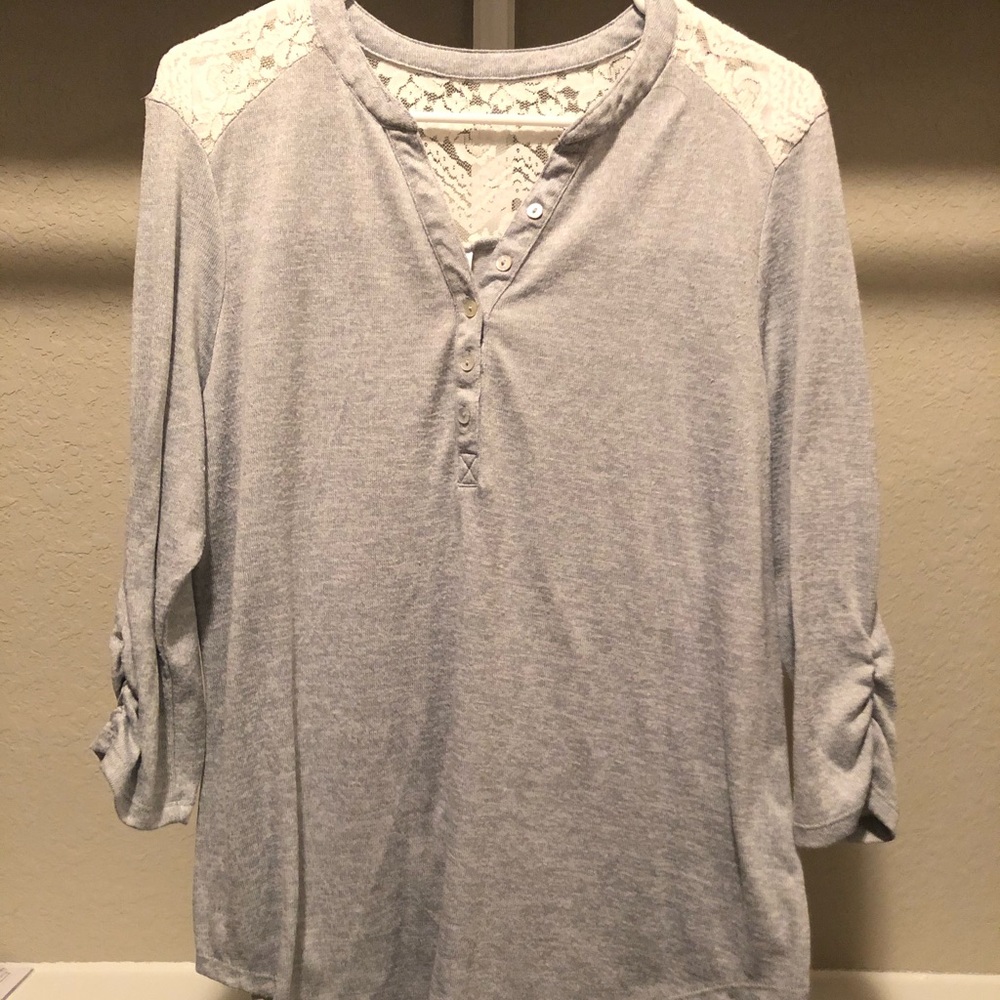 Cute gray lace shirt